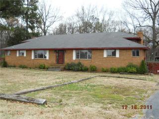 Foreclosed Home - 1585 E SHELBY DR, 38116