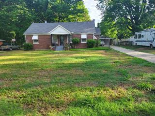 Foreclosed Home - 1050 BLANCHARD RD, 38116