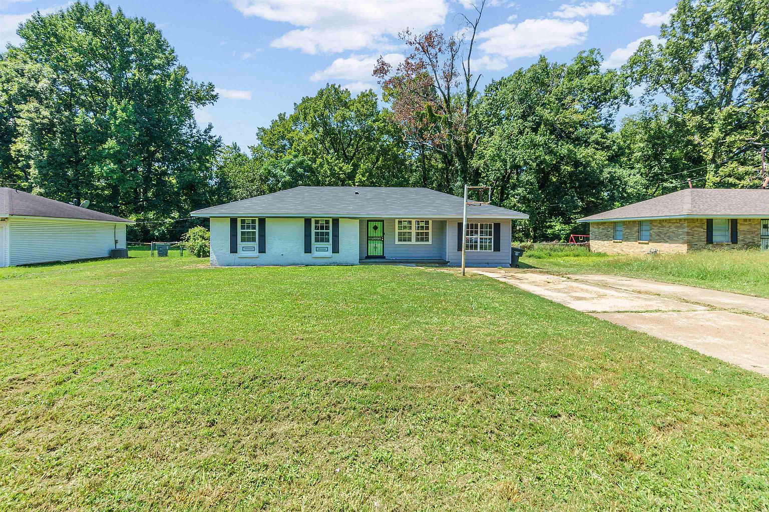 Foreclosed Home - 4785 HALEVILLE RD, 38116