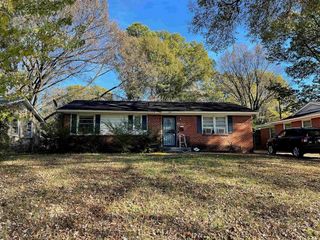 Foreclosed Home - 1214 S WHITE STATION RD, 38117