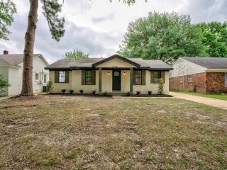 Foreclosed Home - 1834 DEARING RD, 38117