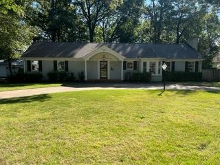Foreclosed Home - 526 SAINT NICK DR, 38117