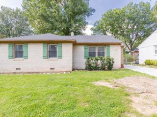 Foreclosed Home - 4896 MARIANNE LN, 38117