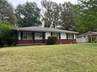Foreclosed Home - 1048 W PERKINS RD, 38117