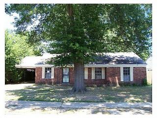 Foreclosed Home - 5060 GINGER CIR, 38118