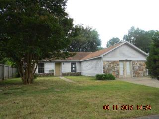 Foreclosed Home - 4527 VILLAWOOD DR, 38118