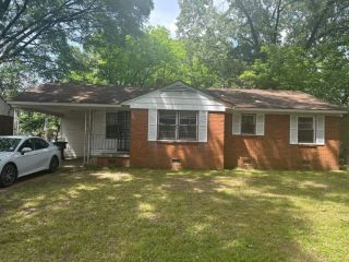 Foreclosed Home - 3168 CLARENDON RD, 38118
