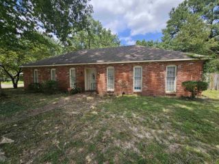 Foreclosed Home - 5202 KNIGHT ARNOLD RD, 38118