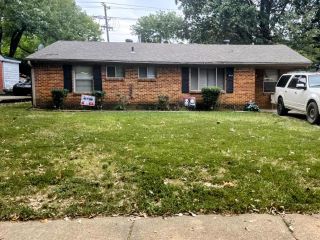 Foreclosed Home - 3115 KNIGHTWAY RD, 38118