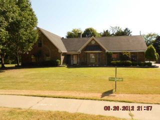 Foreclosed Home - 5372 LAKE VILLAGE DR, 38125