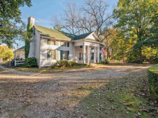 Foreclosed Home - 4375 OLD FOREST RD, 38125