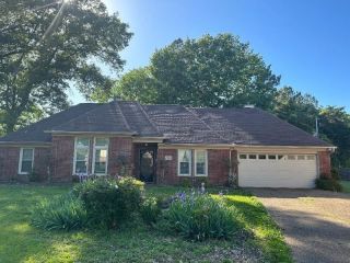 Foreclosed Home - 7332 RED RIVER CV, 38125