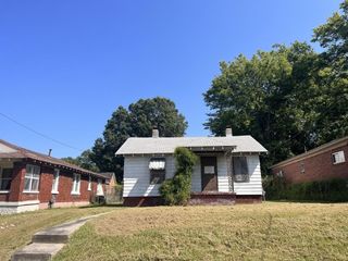 Foreclosed Home - 610 WALKER AVE, 38126