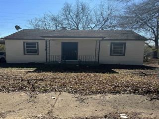 Foreclosed Home - 2005 SIPES AVE, 38127