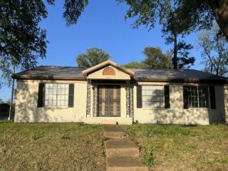 Foreclosed Home - 3896 BROOKMEADE ST, 38127