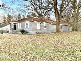 Foreclosed Home - 3173 MADELINE CIR, 38127