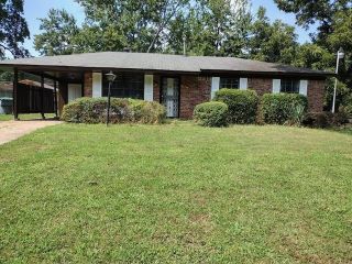 Foreclosed Home - 3909 RANGE LINE RD, 38127