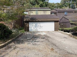 Foreclosed Home - 3171 HIGH MEADOW DR, 38128