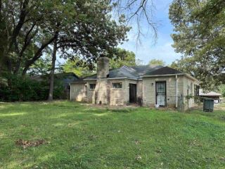 Foreclosed Home - 3675 NAYLOR DR, 38128