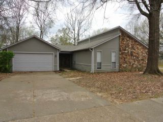 Foreclosed Home - 6105 SHADE TREE DR, 38134