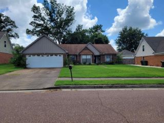 Foreclosed Home - 6337 EASTBRIER DR, 38135