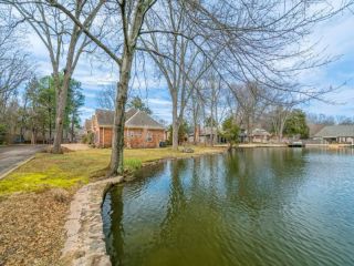 Foreclosed Home - 7368 CHATHAM POND CIR S, 38135