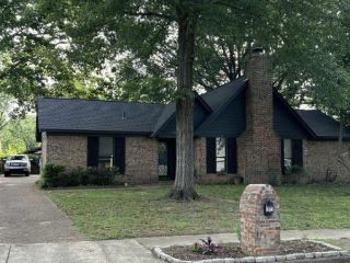 Foreclosed Home - 3921 PLUM HILL DR, 38135