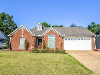Foreclosed Home - 4925 BARKSHIRE DR, 38141