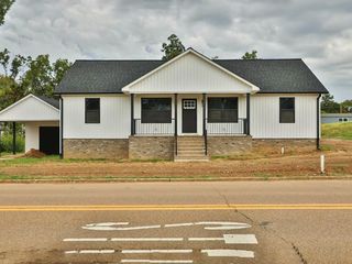 Foreclosed Home - 211 E MAIN ST, 38225