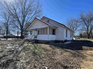Foreclosed Home - 304 W UNION ST, 38229