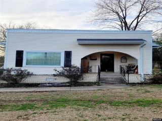 Foreclosed Home - 115 CENTRAL ST, 38237