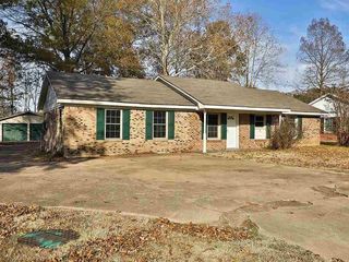 Foreclosed Home - 227 MEADOWBROOK DR, 38237