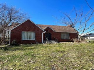 Foreclosed Home - 635 ELM ST, 38237