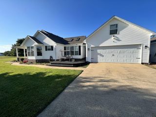 Foreclosed Home - 360 PARHAM RD, 38237
