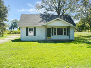 Foreclosed Home - 3031 SIDONIA RD, 38255