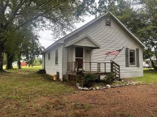 Foreclosed Home - 936 MILL CREEK RD, 38260