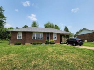 Foreclosed Home - 1526 HIGH SCHOOL DR, 38261