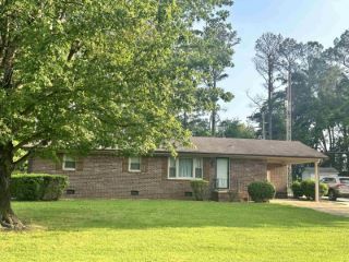 Foreclosed Home - 2712 HOLLYWOOD DR, 38261