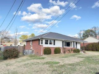 Foreclosed Home - 806 SUMMER ST, 38261