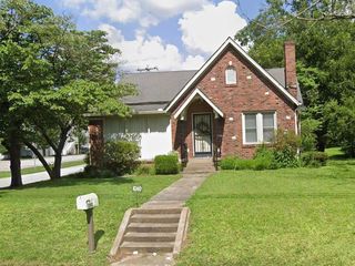 Foreclosed Home - 1060 CAMPBELL ST, 38301