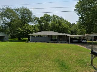 Foreclosed Home - 28 MEADOWBROOK DR, 38301