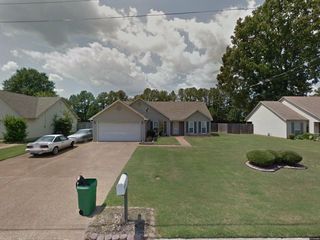 Foreclosed Home - 27 GLENHURST DR, 38305