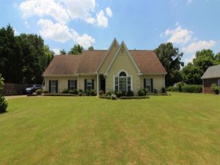 Foreclosed Home - 49 SOMMERSBY DR, 38305