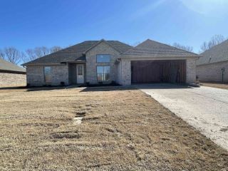 Foreclosed Home - 12 BEAR TRACE DR, 38305