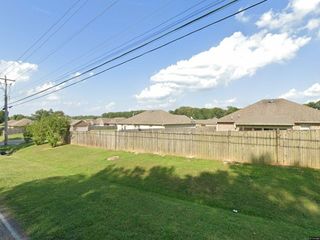 Foreclosed Home - 9 LITTLE BROOK LN, 38305