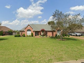 Foreclosed Home - 216 MCINTOSH DR, 38305