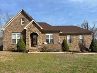 Foreclosed Home - 705 RIVERS EDGE DR, 38311