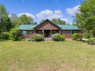 Foreclosed Home - 475 LIBERTY CLAYBROOK RD, 38313