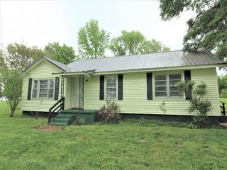 Foreclosed Home - 35 VICK RD, 38316