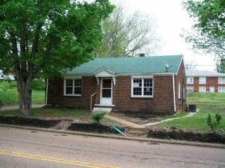 Foreclosed Home - 114 N FORREST AVE, 38320